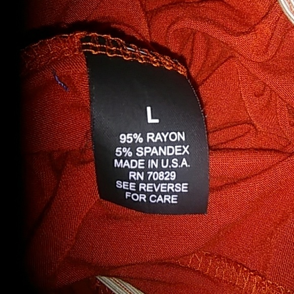 Woman's summer top - Picture 2 of 3